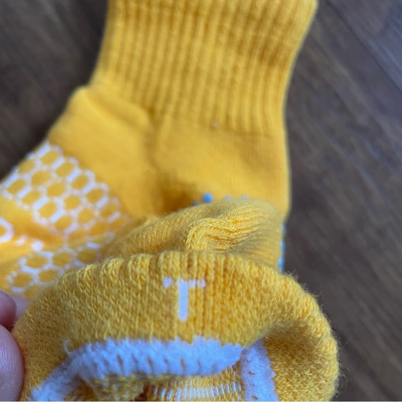 BOMBAS Socks Toddler Kid 4 PAIR Yellow Gripper Red White Crew NEW Kids Youth Boy - Picture 8 of 9